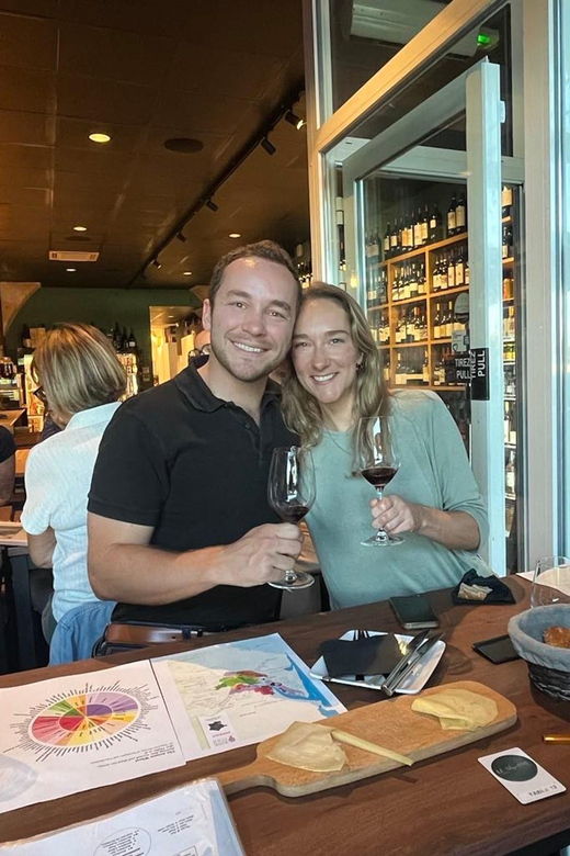 bordeaux-wine-tasting-with-a-certified-sommelier