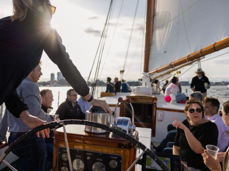 boston-harbor-champagne-sunset-sail-from-rowes-wharf