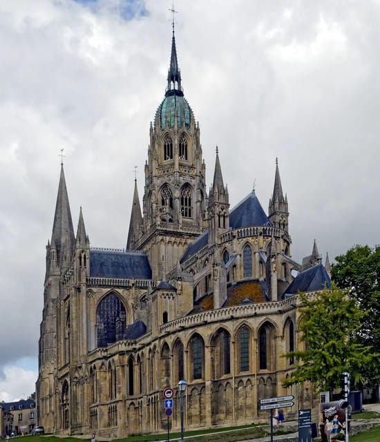 caen-guided-tour-of-caen-and-bayeux