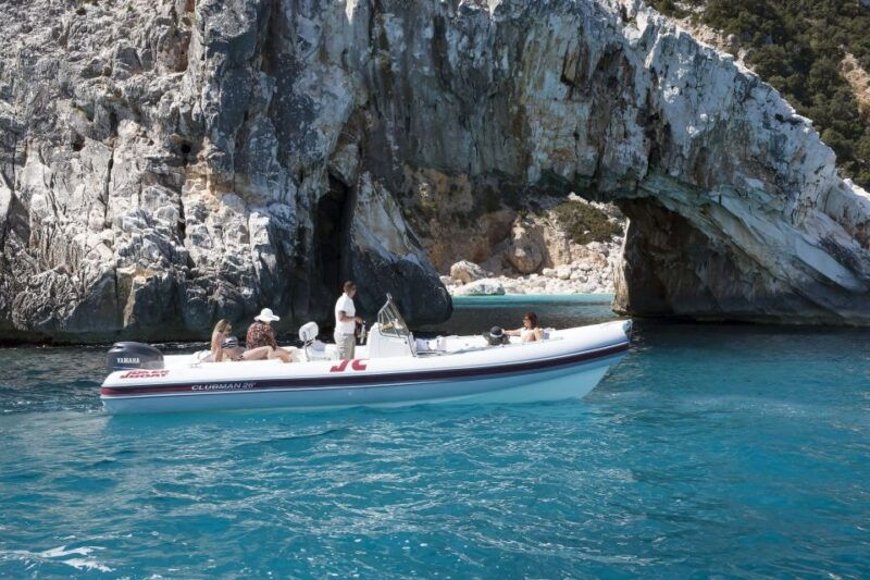 cala-gonone-gulf-of-orosei-dinghy-excursion-with-skipper
