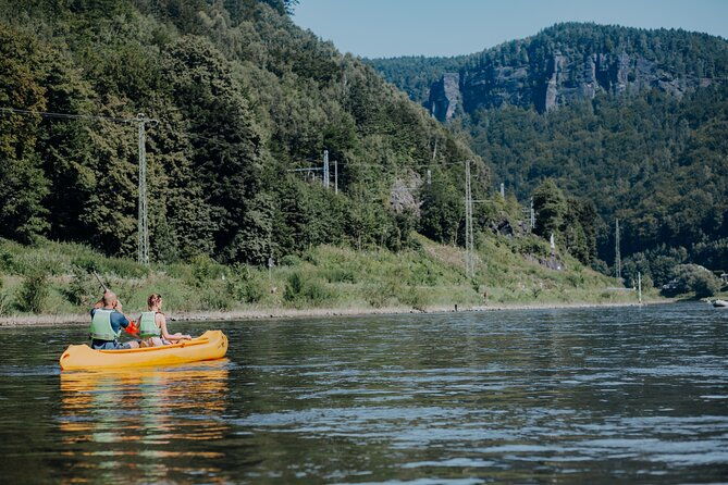 canoeing-on-the-elbe-river-decin-to-schmilka