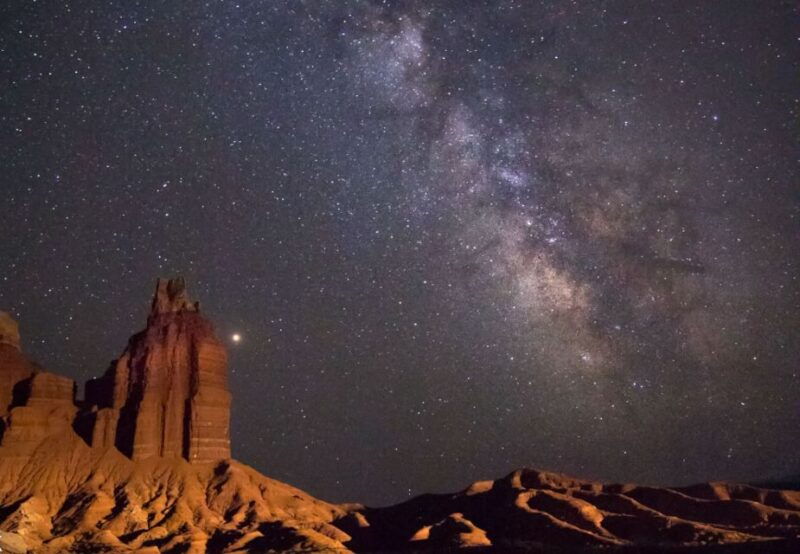 capitol-reef-national-park-milky-way-portraits-stargazing