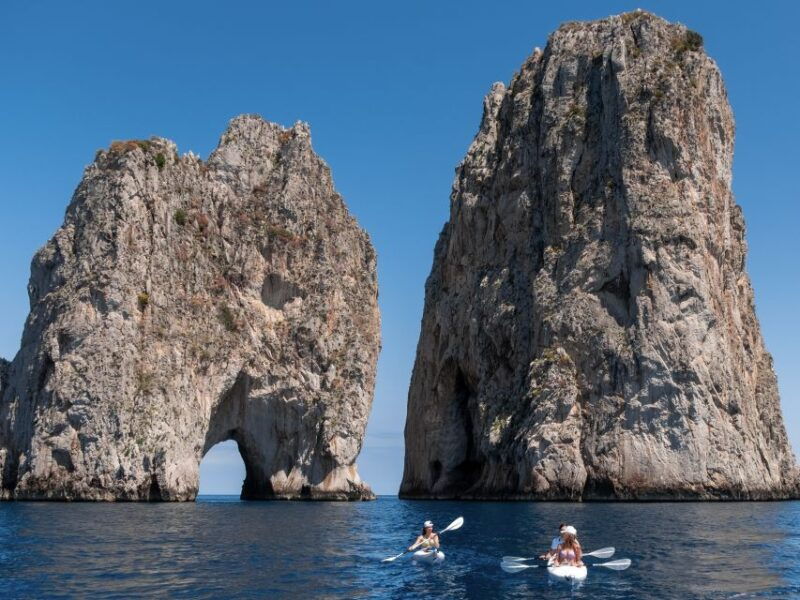 capri-caves-and-beaches-kayaking-tour