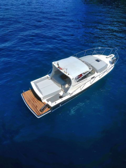 capri-private-boat-tour-with-visit-to-the-caves