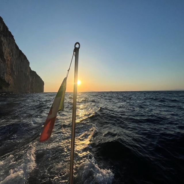 capri-private-guided-cruise-island-highlights-at-sunset