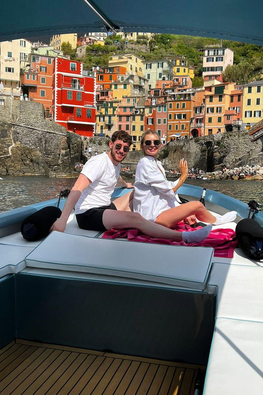 cinque-terre-sunset-boat-tour