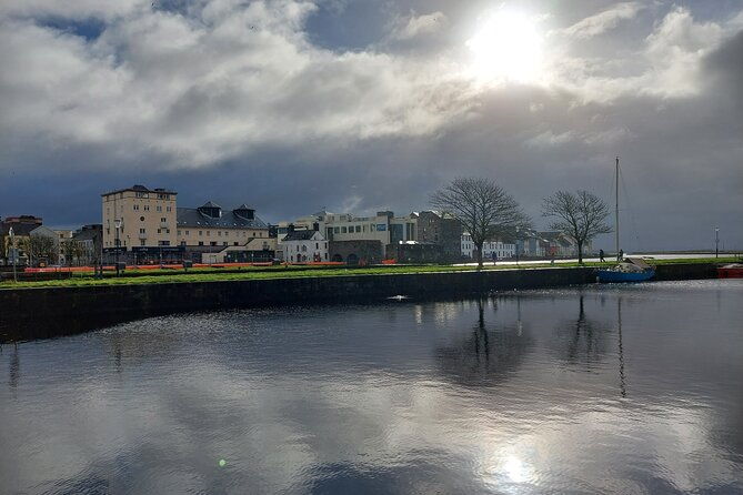 claddagh-guided-walking-tour-in-galway-with-free-claddagh-ring