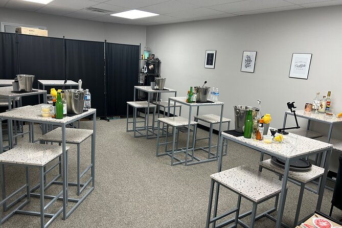 cocktail-class-experience-in-nashville