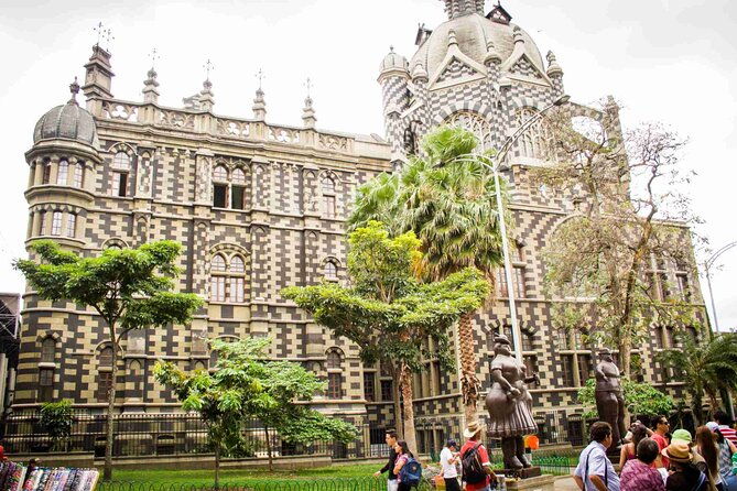 comuna-13-medellin-city-tour