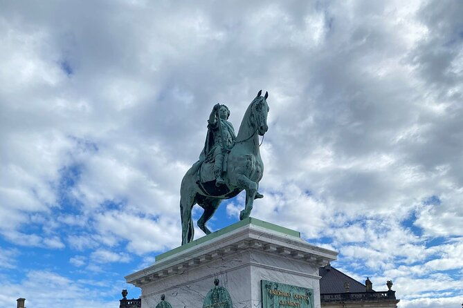 copenhagen-self-guided-murder-mystery-tour-by-amalienborg-palace