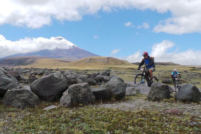 cotopaxi-national-reserve-bike-and-hike-day-trip
