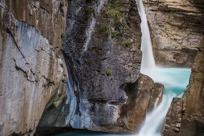 cr-natural-wonders-trek-bajos-del-toro-the-waterfall-trail-poas-volcano