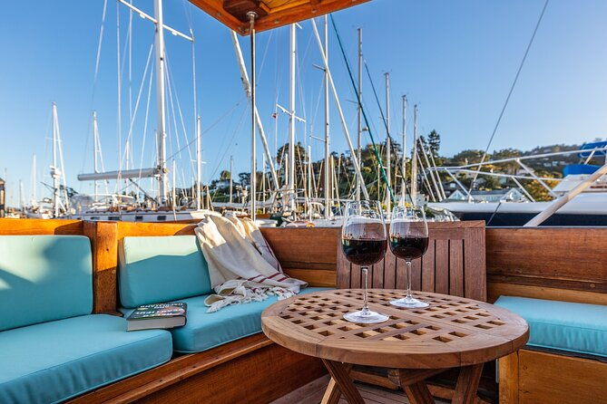 cruise-san-francisco-bay-on-a-century-old-sausalito-yacht