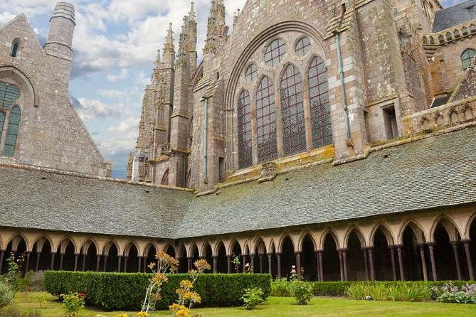 day-trip-with-a-local-driver-mont-saint-michel-from-saint-malo-6h