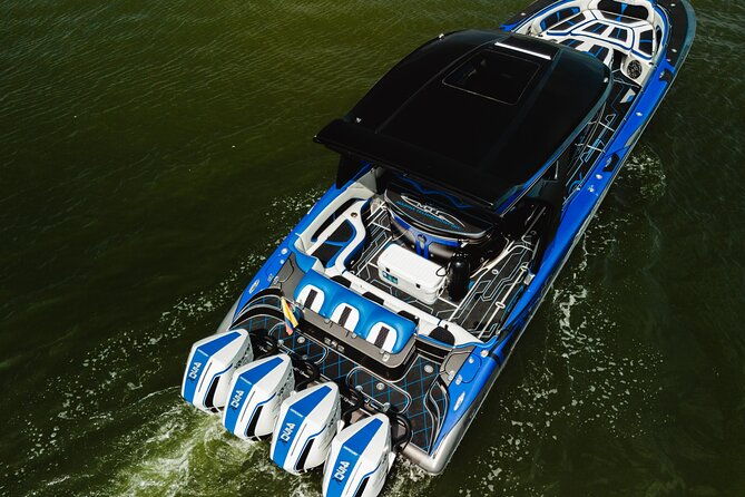deluxe-cartagena-private-boat-for-12-people