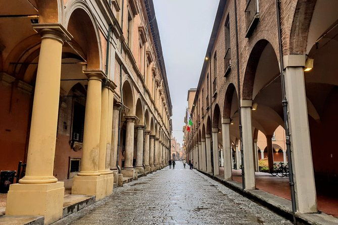 departure-private-transfers-bologna-city-to-bologna-airport-blq-in-luxury-van