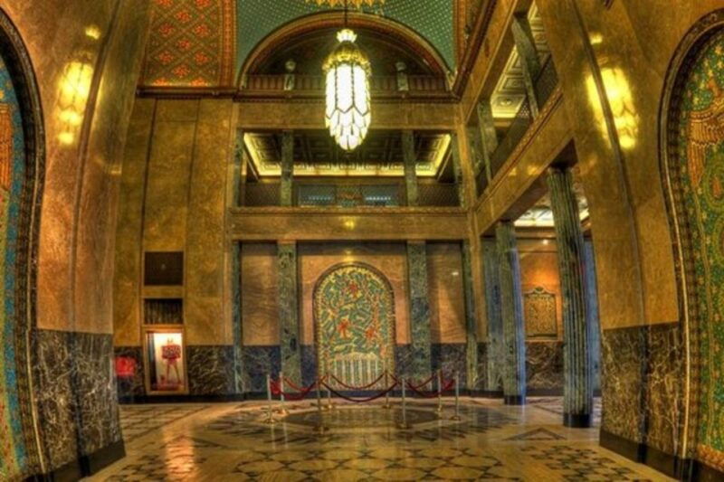 detroit-architectural-beauty-and-hidden-gems-walking-tour