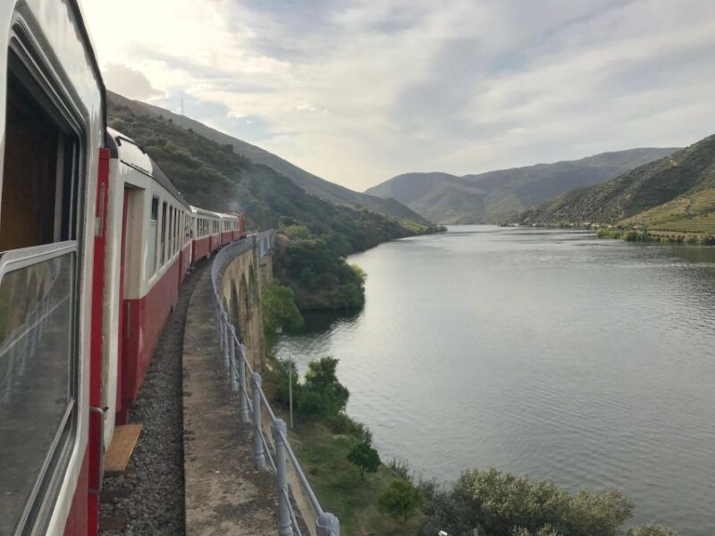 douro-tour-with-train-walking-picnic-and-wines
