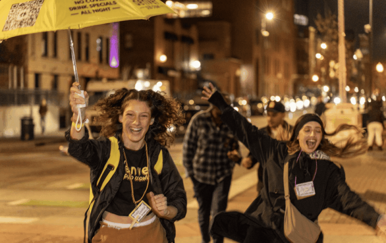 downtown-denver-pub-crawl-food-drinks-included