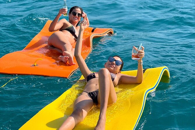 dracula-boat-rental-for-rosario-islands