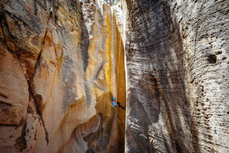 east-zion-stone-hollow-full-day-canyoneering-tour
