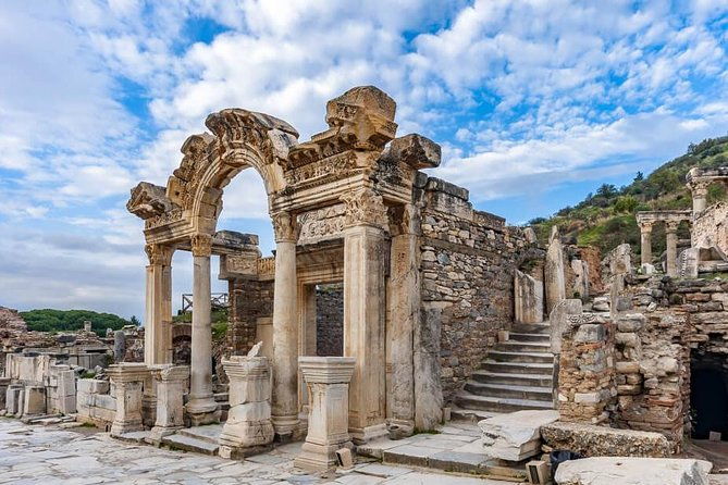 ephesus-and-house-of-virgin-mary-from-kusadasi-or-selcuk