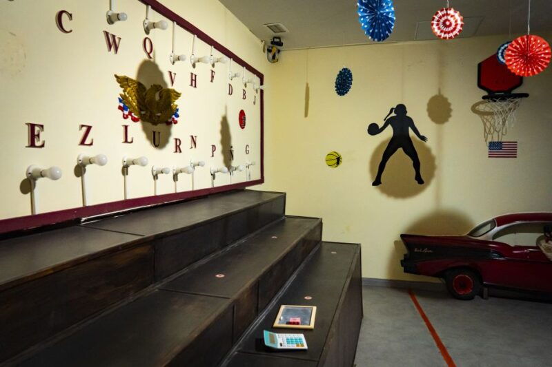escape-rooms-50s-rock-and-roll-at-holidayworld