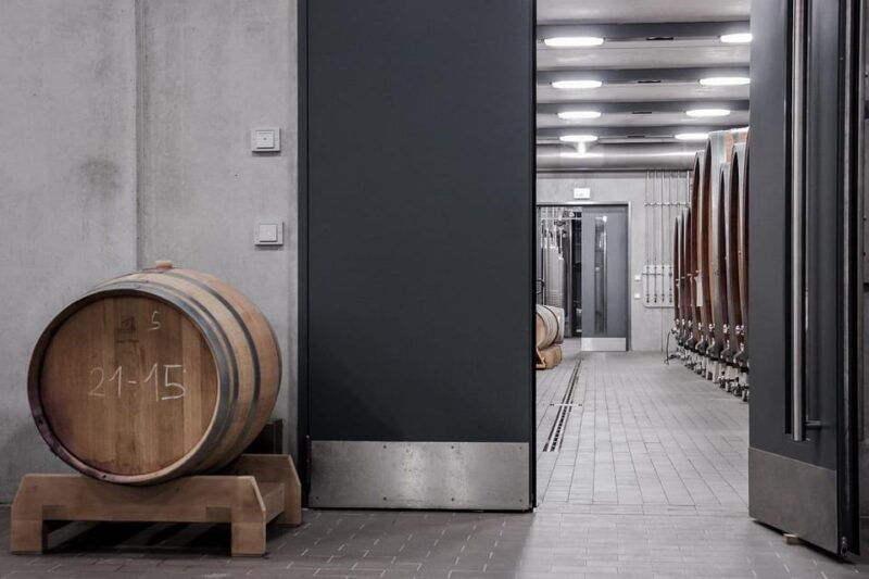 exclusive-wine-tour-sardinian-winery-round-trip-transfer