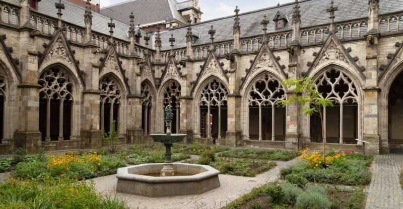 explore-gems-of-utrecht-walking-tour-for-couples
