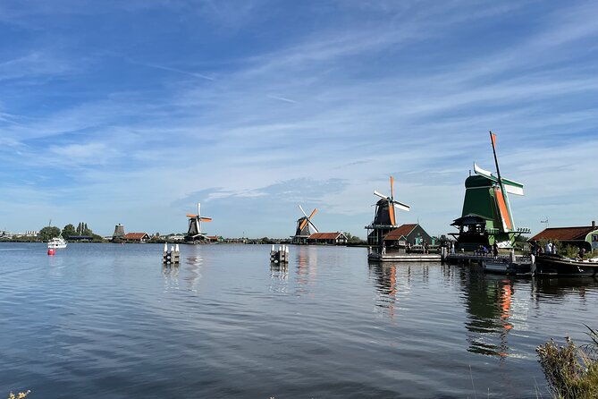 explore-the-windmills-self-guided-walking-tour-on-zaanse-schans