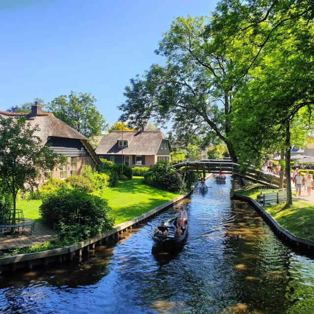 from-amsterdam-giethoorn-day-trip-with-small-electric-boat