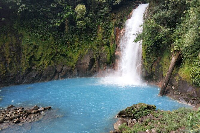 from-la-fortuna-rio-celeste-waterfall-tubing-tour-and-lunch