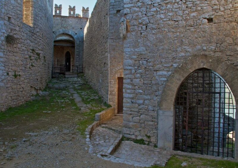 from-palermo-medieval-castle-tour-of-caccamo-and-cefalu