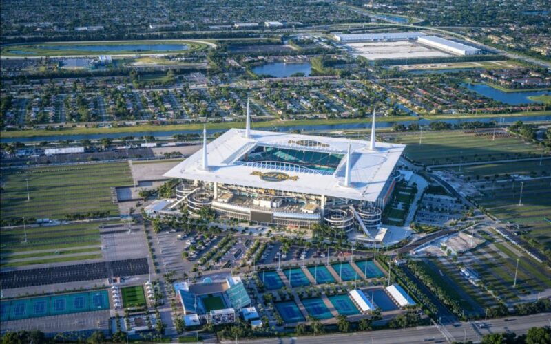 from-pembroke-pines-helicopter-tour-over-miami