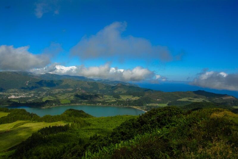 from-ponta-delgada-furnas-lake-shore-4x4-guided-day-trip