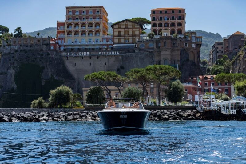 from-positano-capri-sorrento-capri-private-yacht-tour