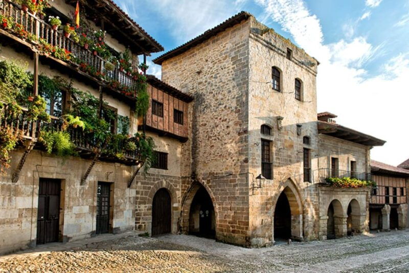 from-santander-capricho-gaudi-with-entrance-santillana-and-redwood-forest