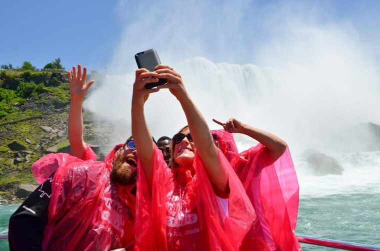 from-toronto-niagara-falls-bus-tour-with-boat-cruise