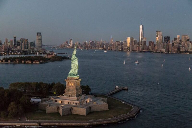 from-westchester-nyc-private-helicopter-tour-for-couples