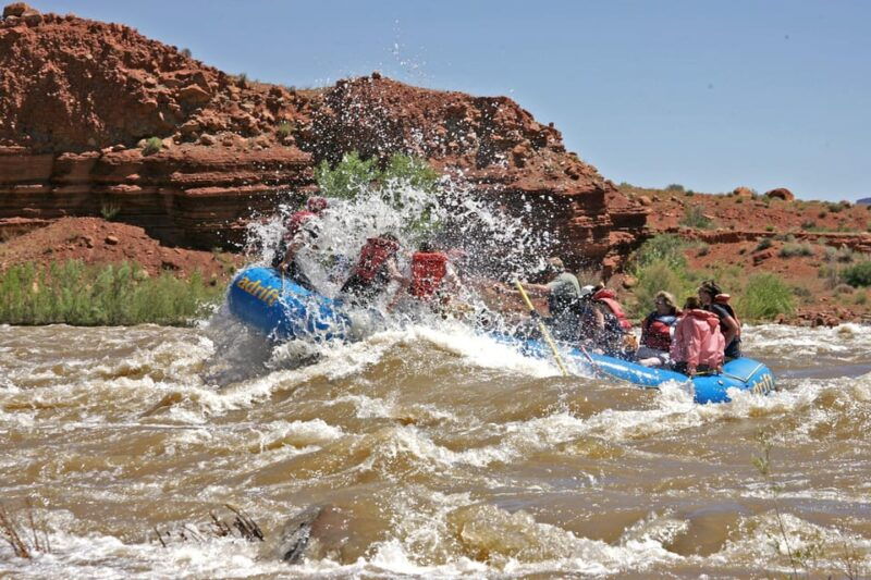 full-day-colorado-river-rafting-tour-at-fisher-towers