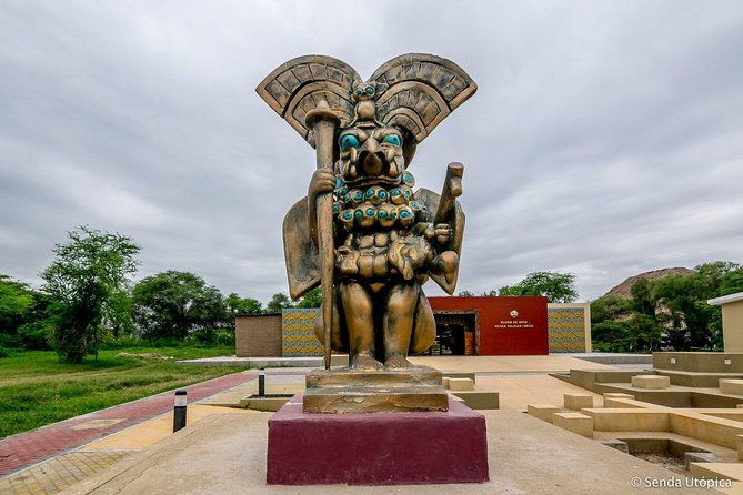 full-day-moon-and-sun-temple-chan-chan-from-trujillo