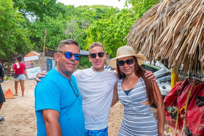 full-day-tour-to-4-rosario-islands-with-snorkeling-and-plankton-in-cartagena