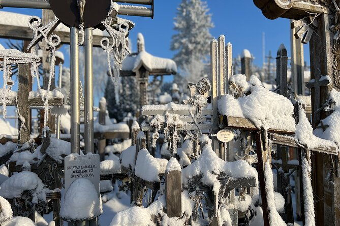 full-day-tour-to-the-hill-of-crosses-and-rundale-palace-in-latvia-from-vilnius