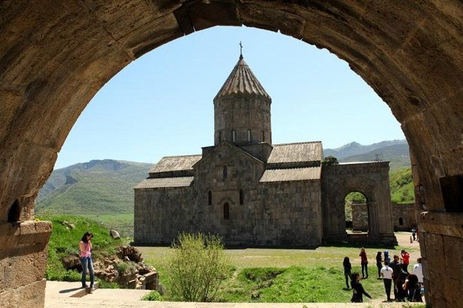 garni-tatev-karahundj-zvartnots-echmiadzin-4-days-in-armenia-from-yerevan