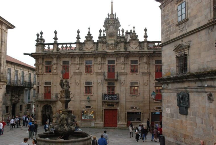 get-to-know-santiago-in-4-hours-its-cathedral-portico-and-historic-center