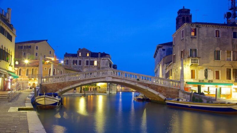 ghosts-of-venice-malibran-theater-and-cannaregio