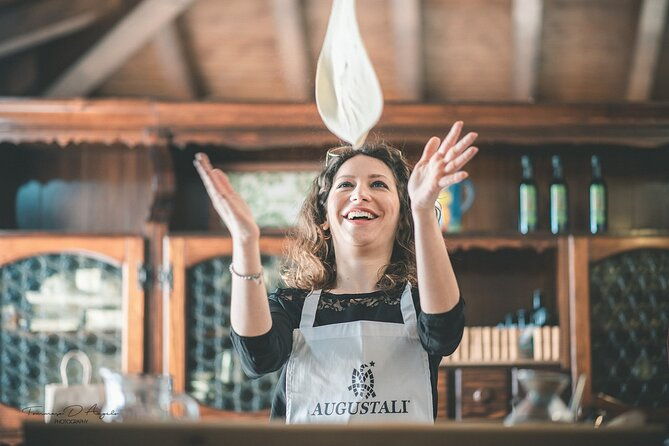 gourmet-pizza-workshop-and-wine-tasting