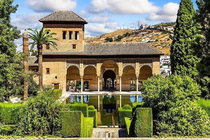 granada-alhambra-guided-tour-with-nasrid-palace