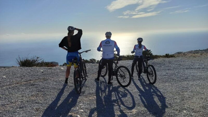 granadella-moraig-full-day-experience-by-kayak-e-bike