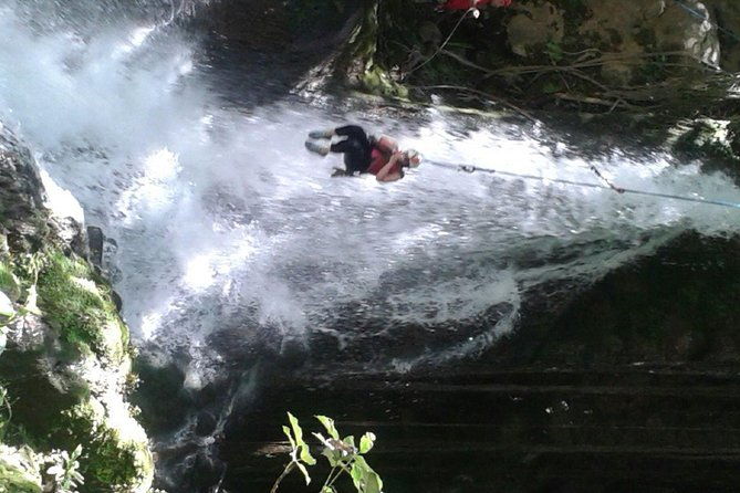 guachipelin-waterfall-canyoning-rappel-hot-springs-lunch-buffet